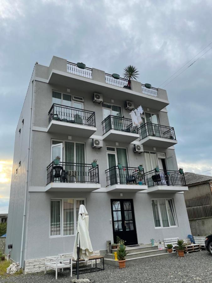 Hotel Charli Gonio Exterior foto